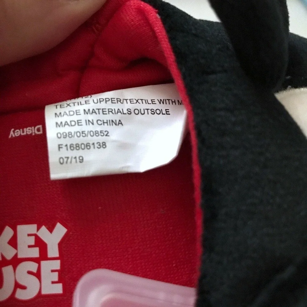Disney Junior NWT Mickey Mouse Slippers XL (11/12)